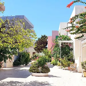 https://evina-room-villas.rethymnohotels.net